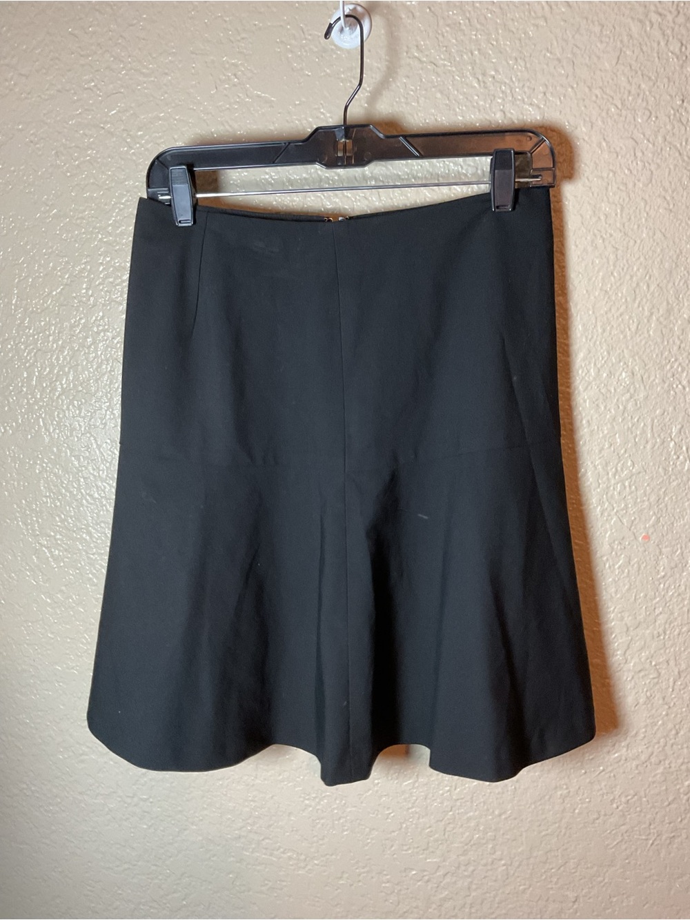 Ann Taylor Solid Black Skirt Women’e Size 2
